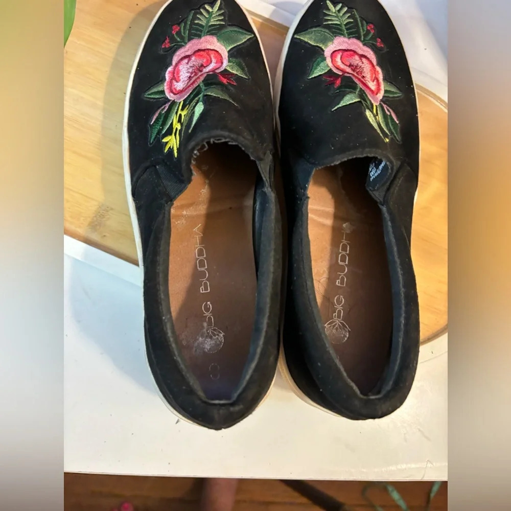 Big Buddha by Steve Madden Black Embroidered Slip On Skater Loafers Size 8 - Picture 8 of 9